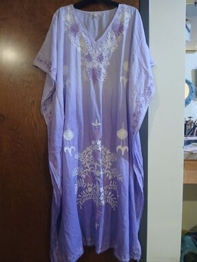NWOT/ DEBBIE KATZ embroidered ombre purple kaftan